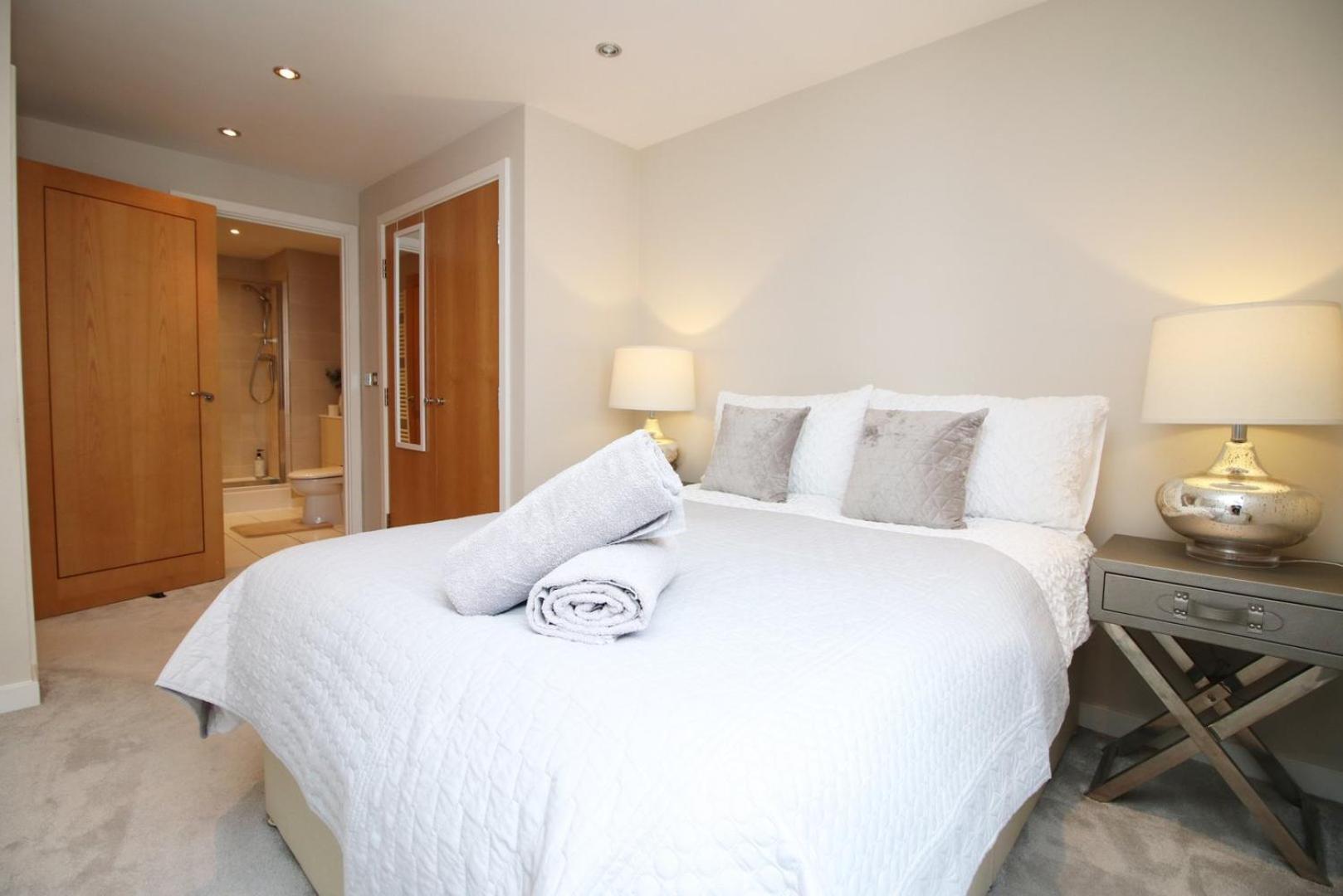 Perfect Getaway In Cardiff Marina Apartment Ngoại thất bức ảnh