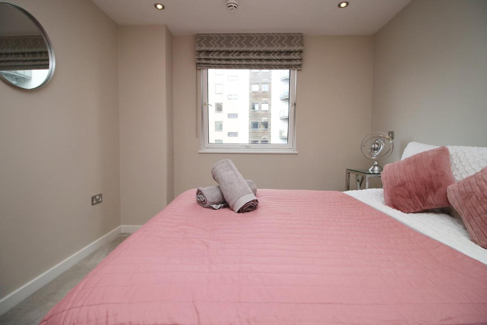 Perfect Getaway In Cardiff Marina Apartment Ngoại thất bức ảnh
